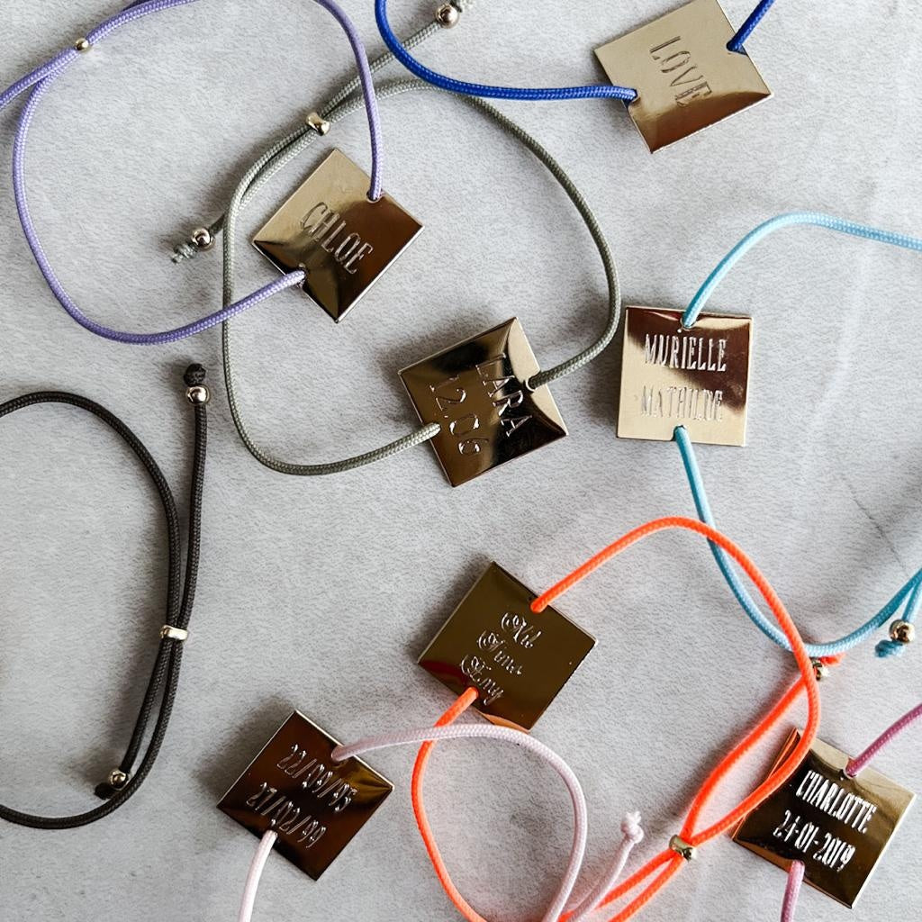 GRAVURE CORDON CARRE OR