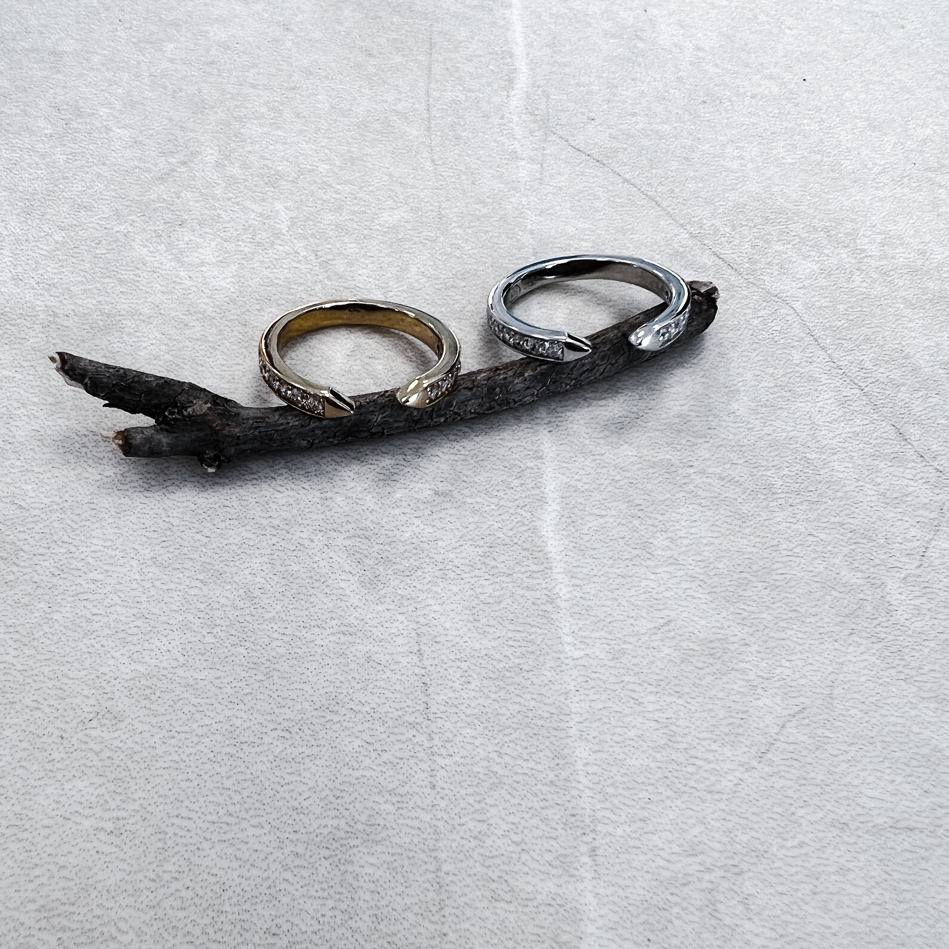 "ARROW" RING