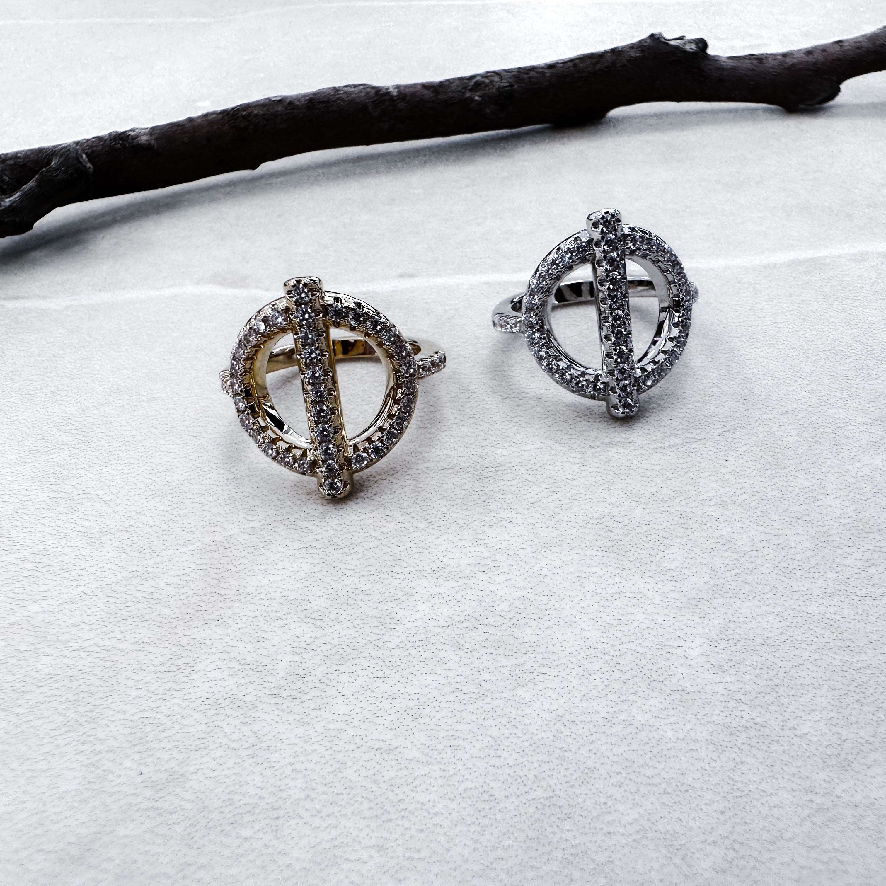 "TAMARA ZIRCON" RING