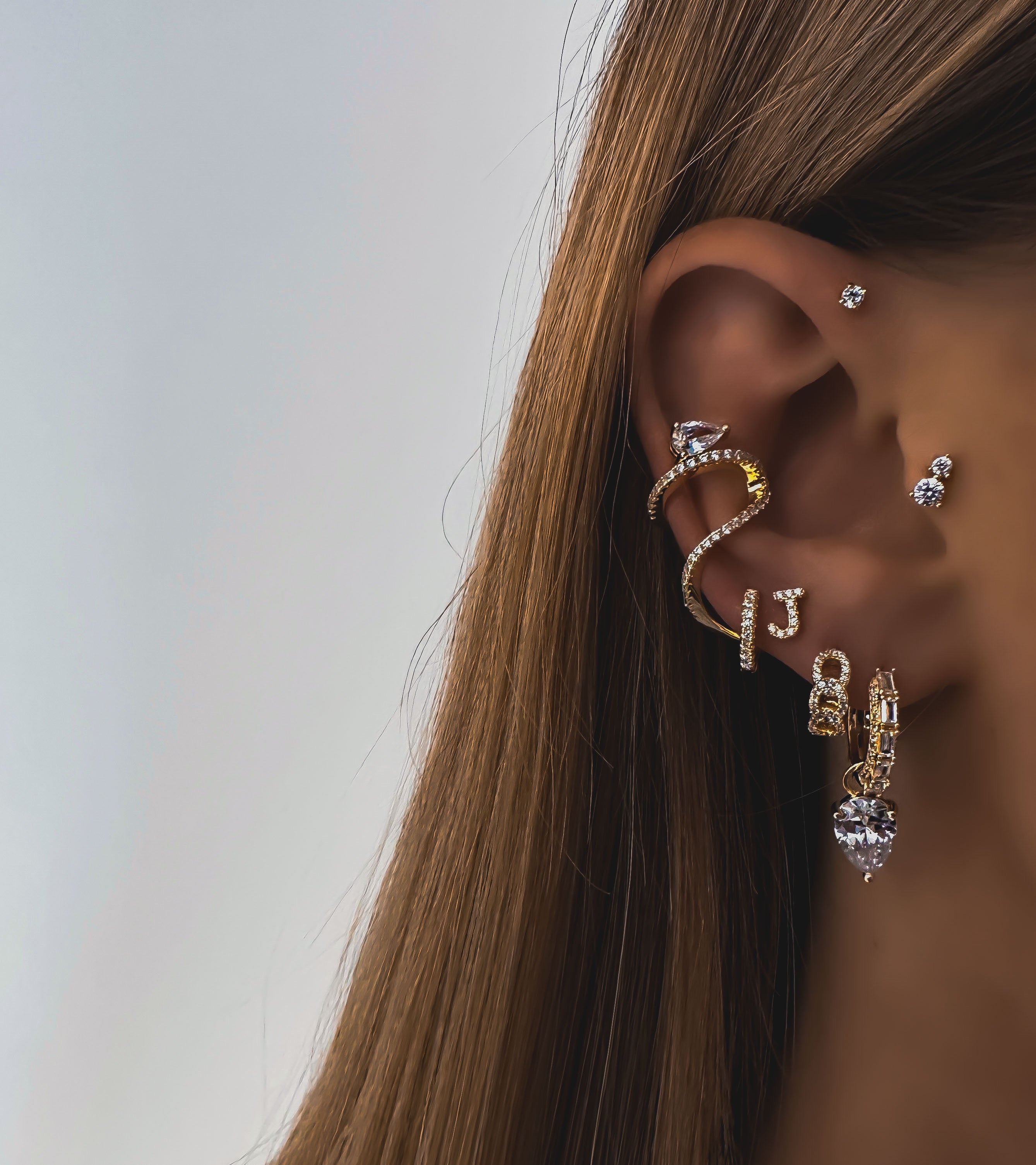 "LETRA ZIRCON GOLD" EARRING