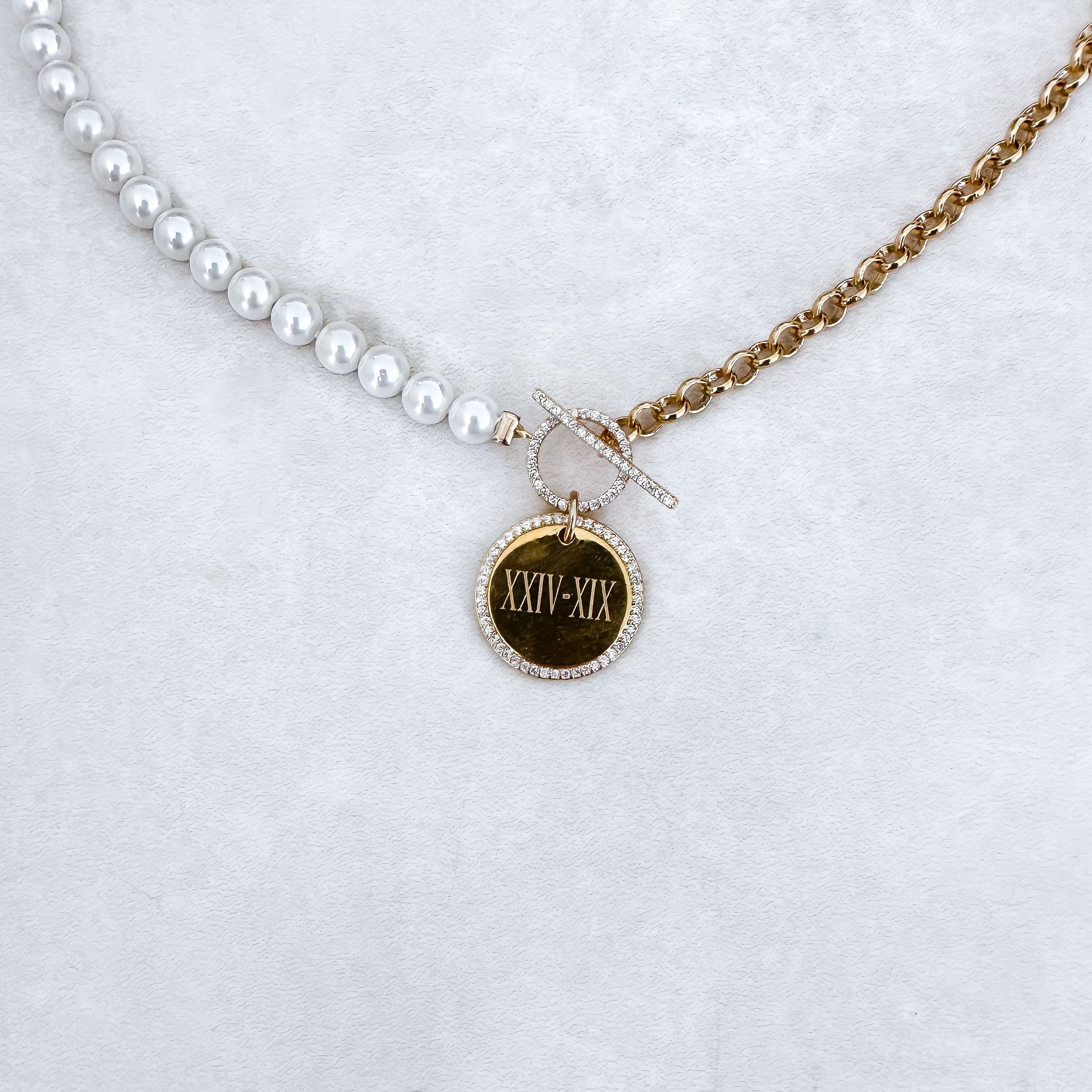 "SYLLA NECKLACE" ENGRAVING