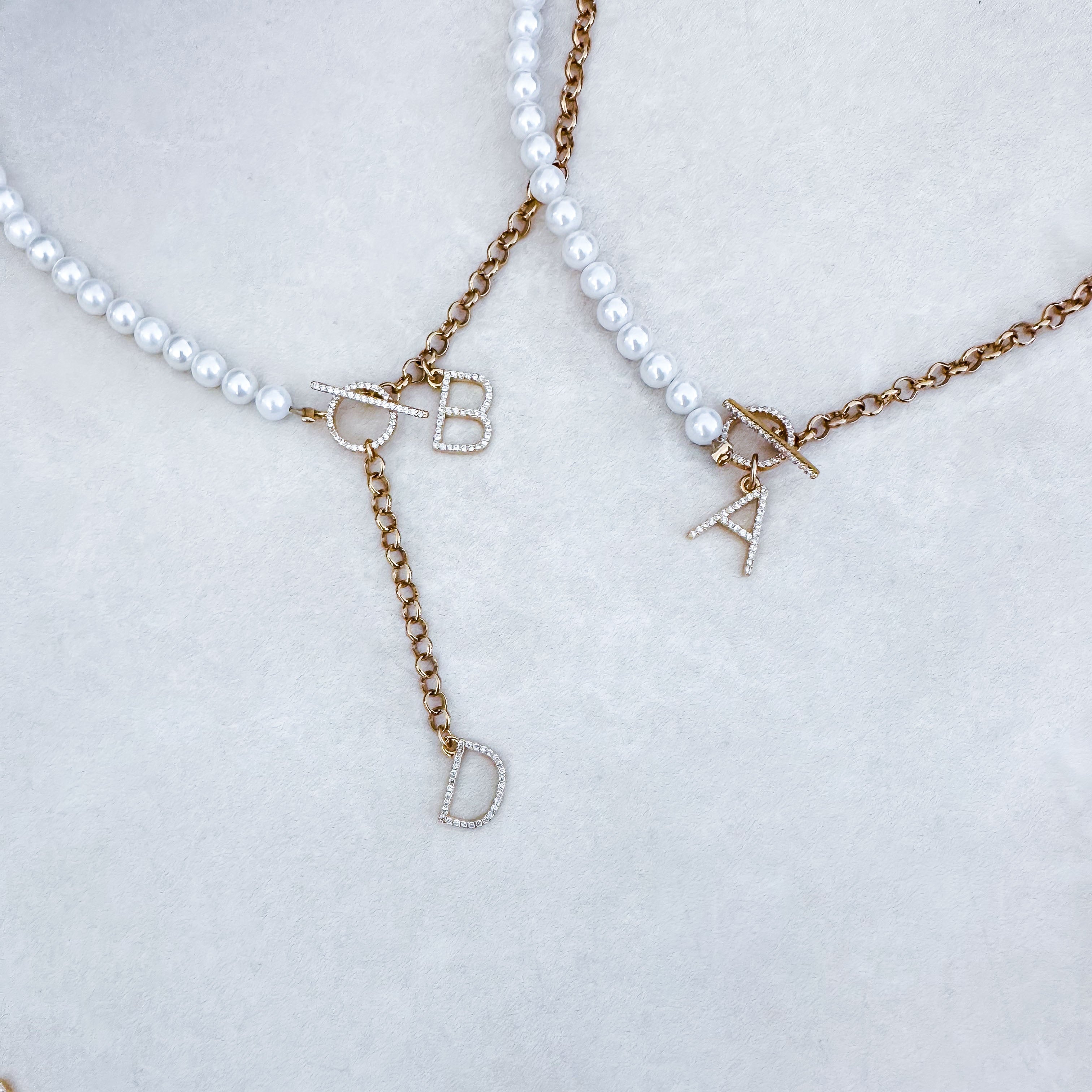 CUSTOMIZABLE GOLD "SYLLA PEARL" NECKLACE