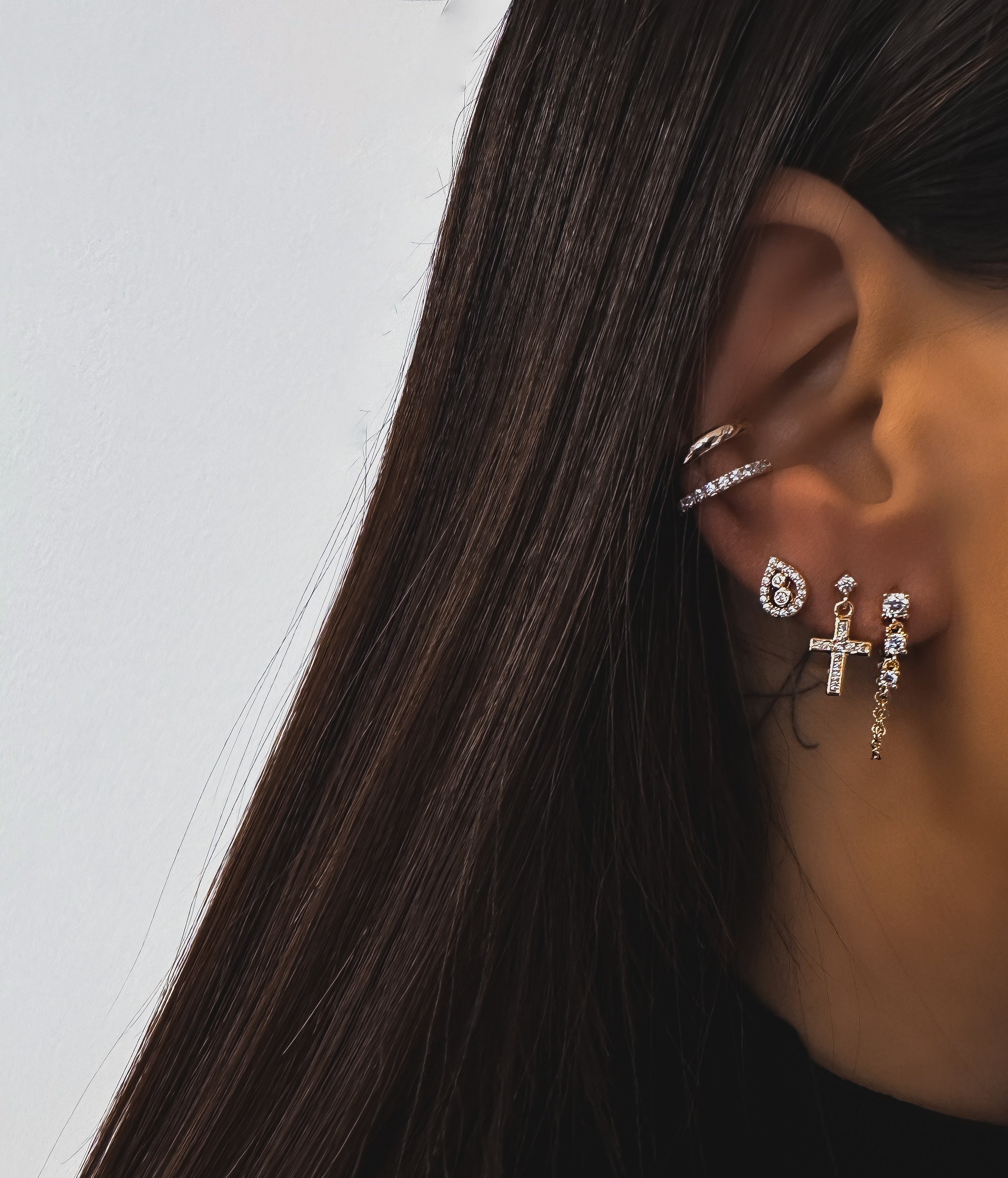 "GIU" EARRING