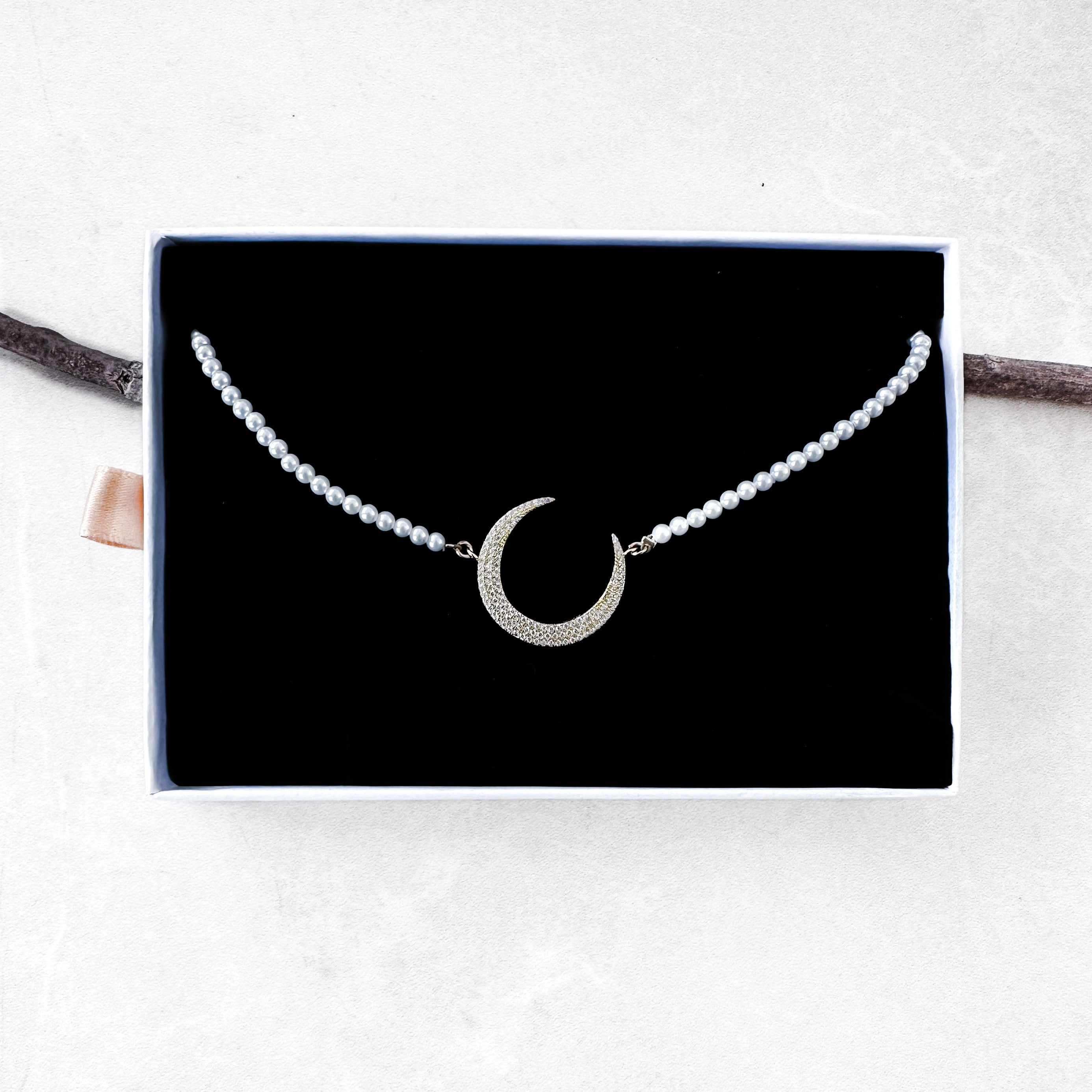 "LUNA PEARL" NECKLACE