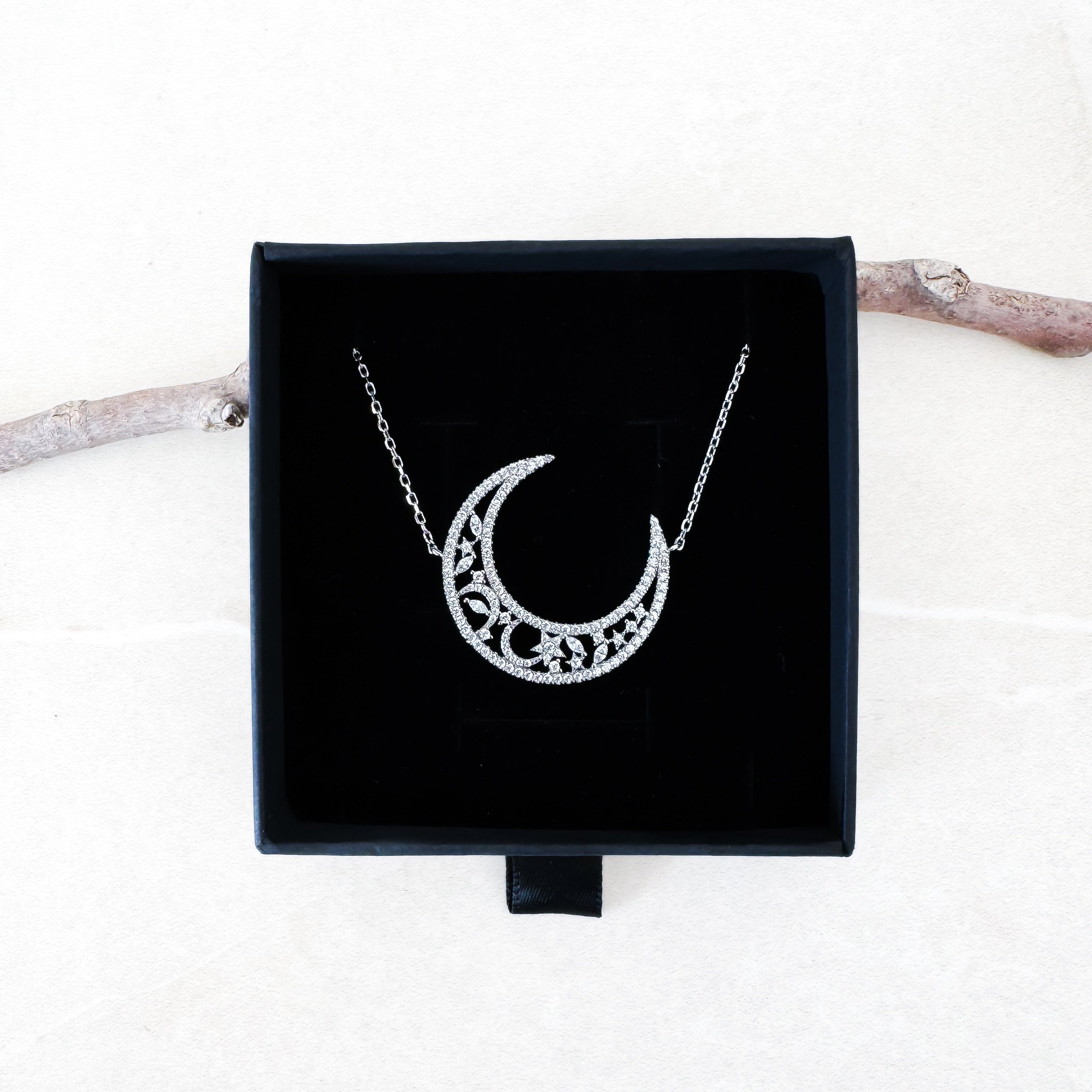 COLLIER "LUNA DENTELLE"