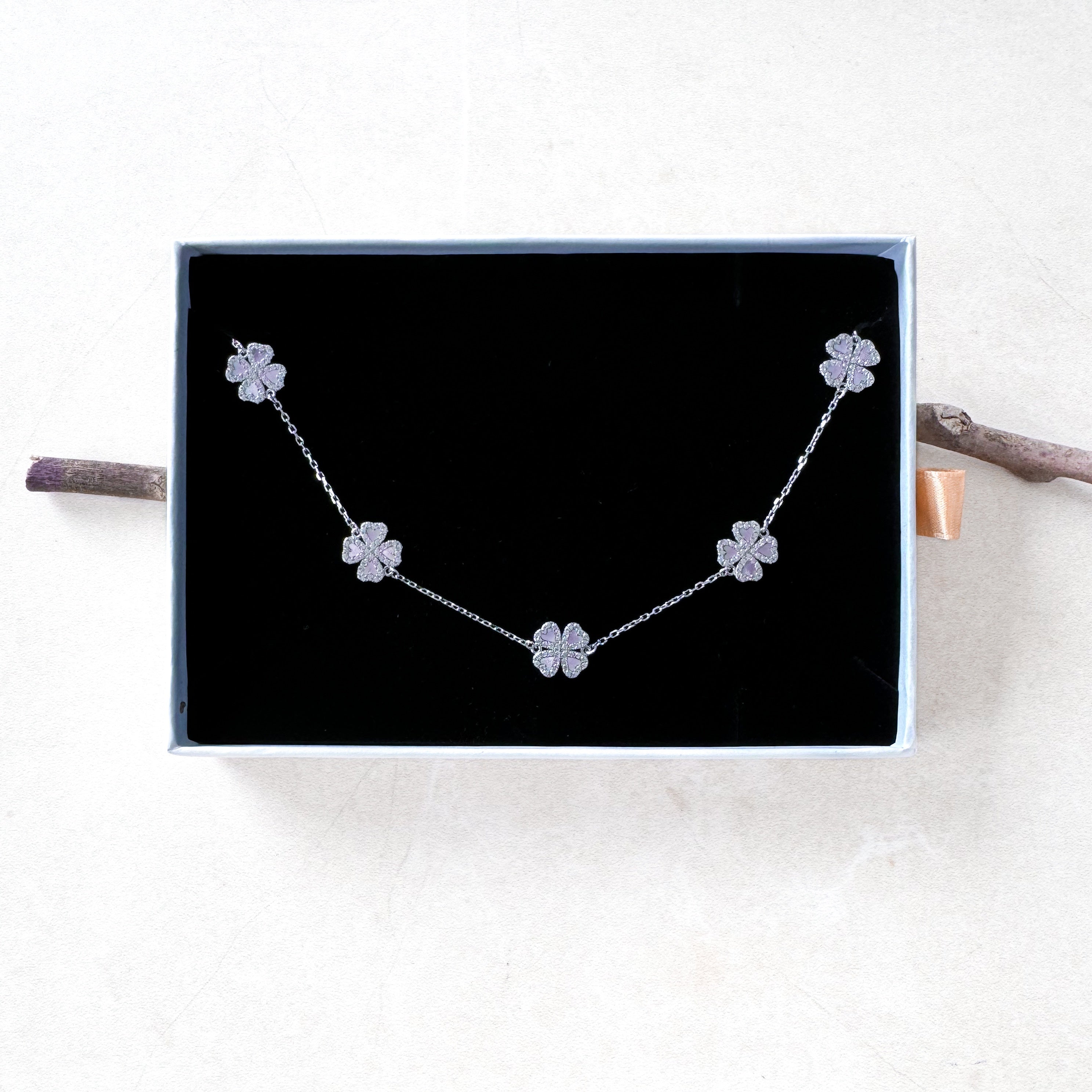 "SUCCESS MINI ROSE" NECKLACE