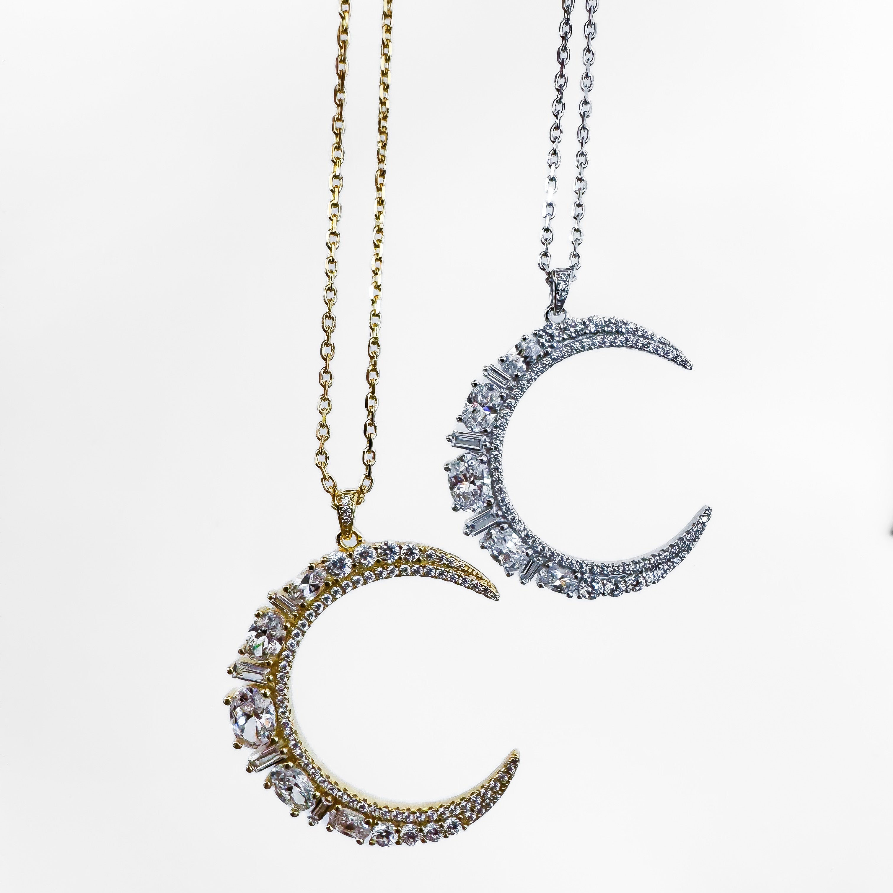 "MOON XL WHITE" NECKLACE