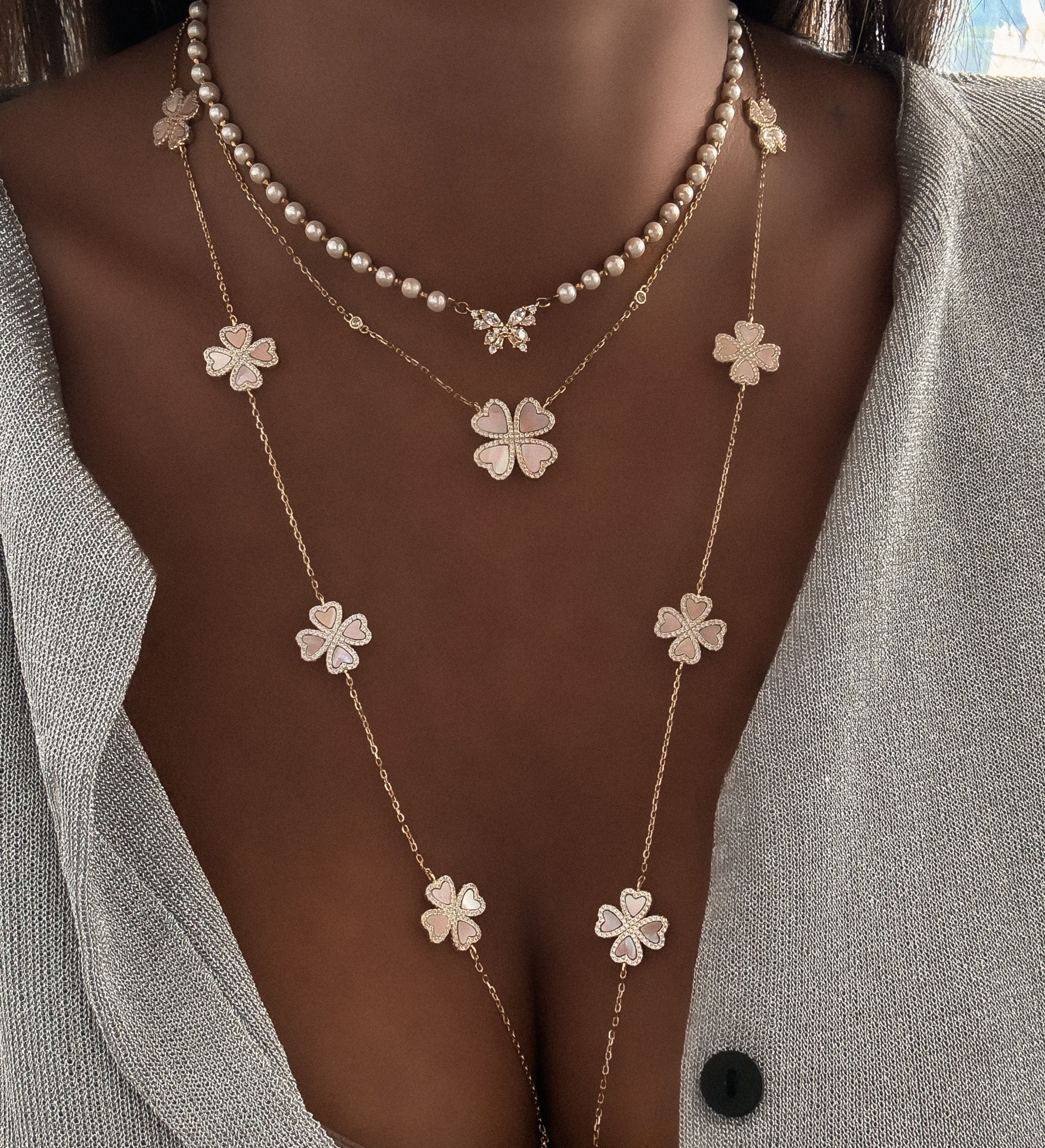 "SUCCESS FULL ROSE" LONG NECKLACE
