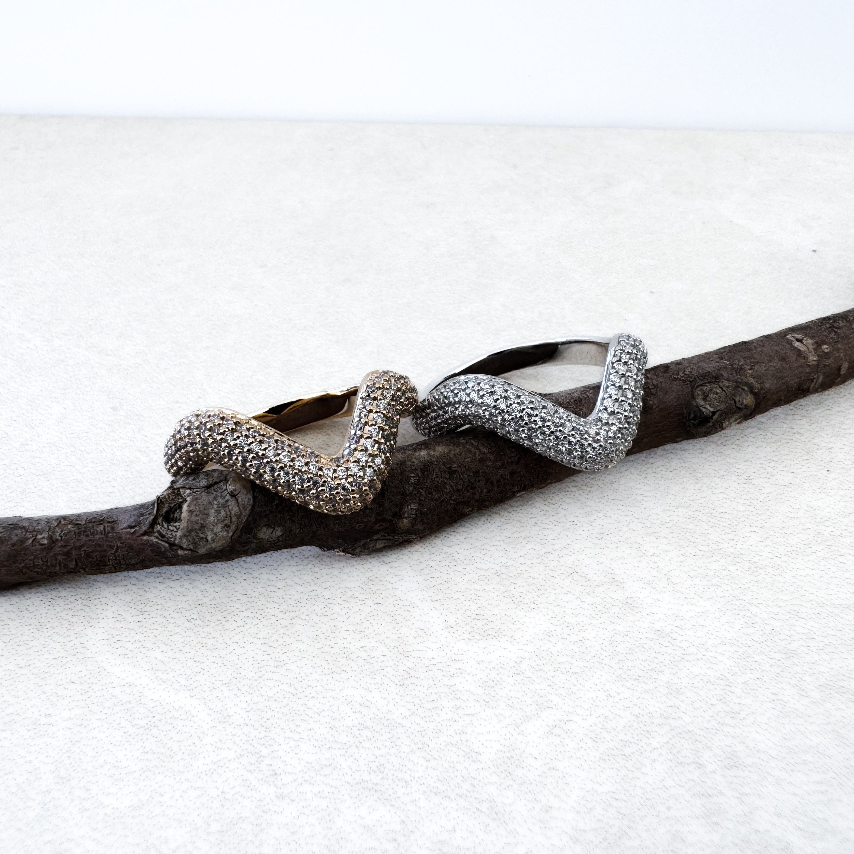 BAGUE "VAGUE ZIRCON"