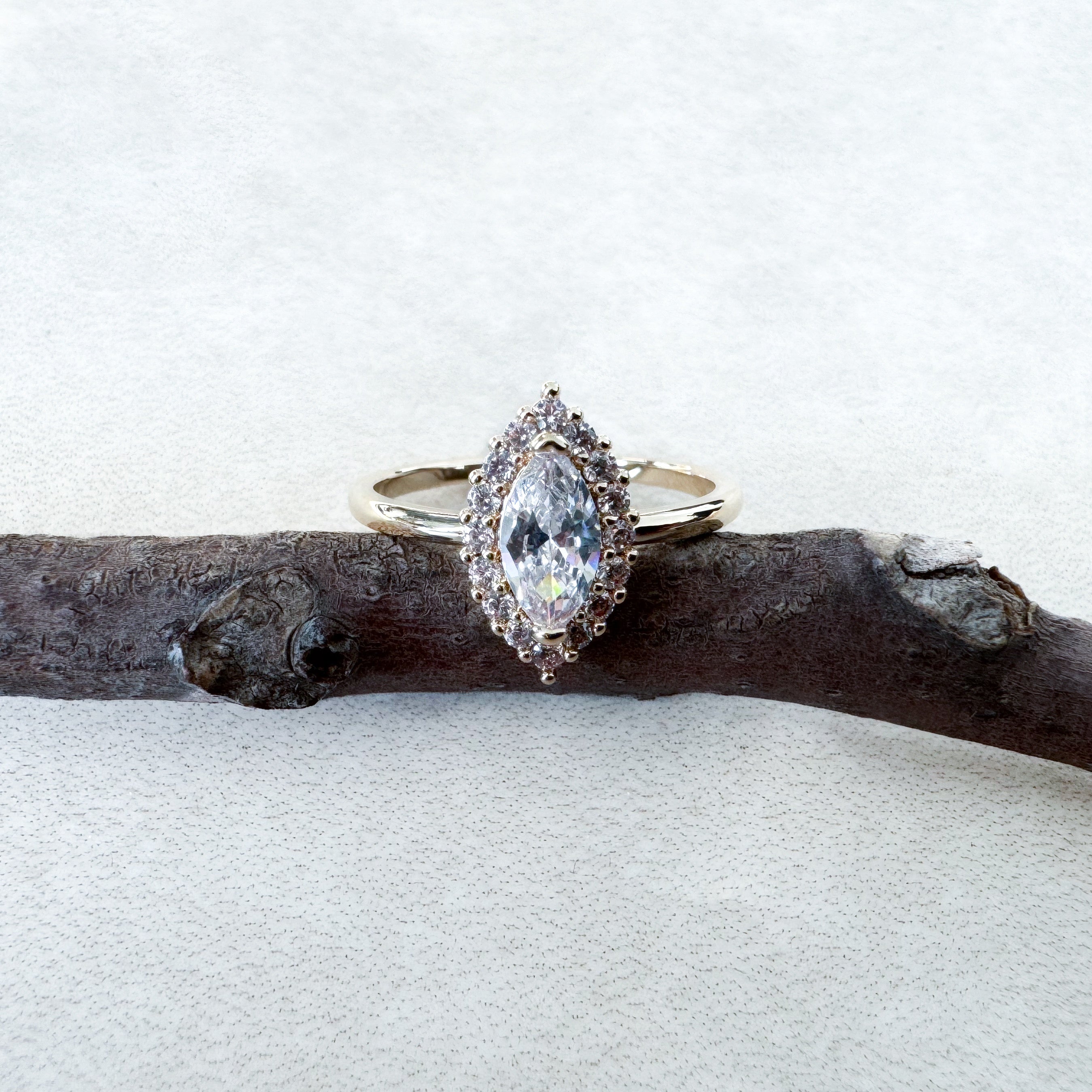 "MARQUISE" RING
