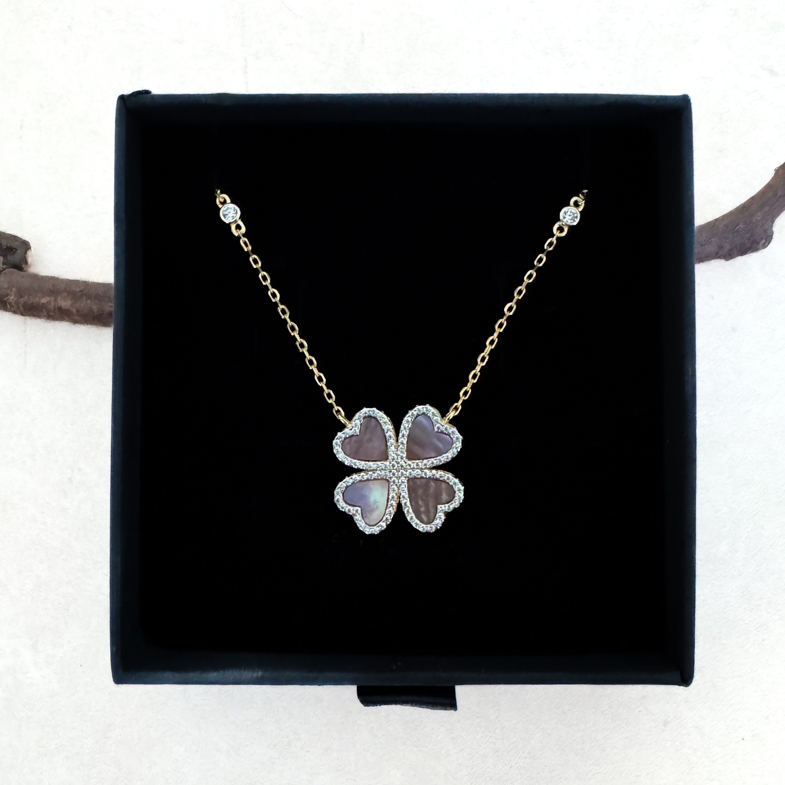 "SUCCESS SMOKY" NECKLACE