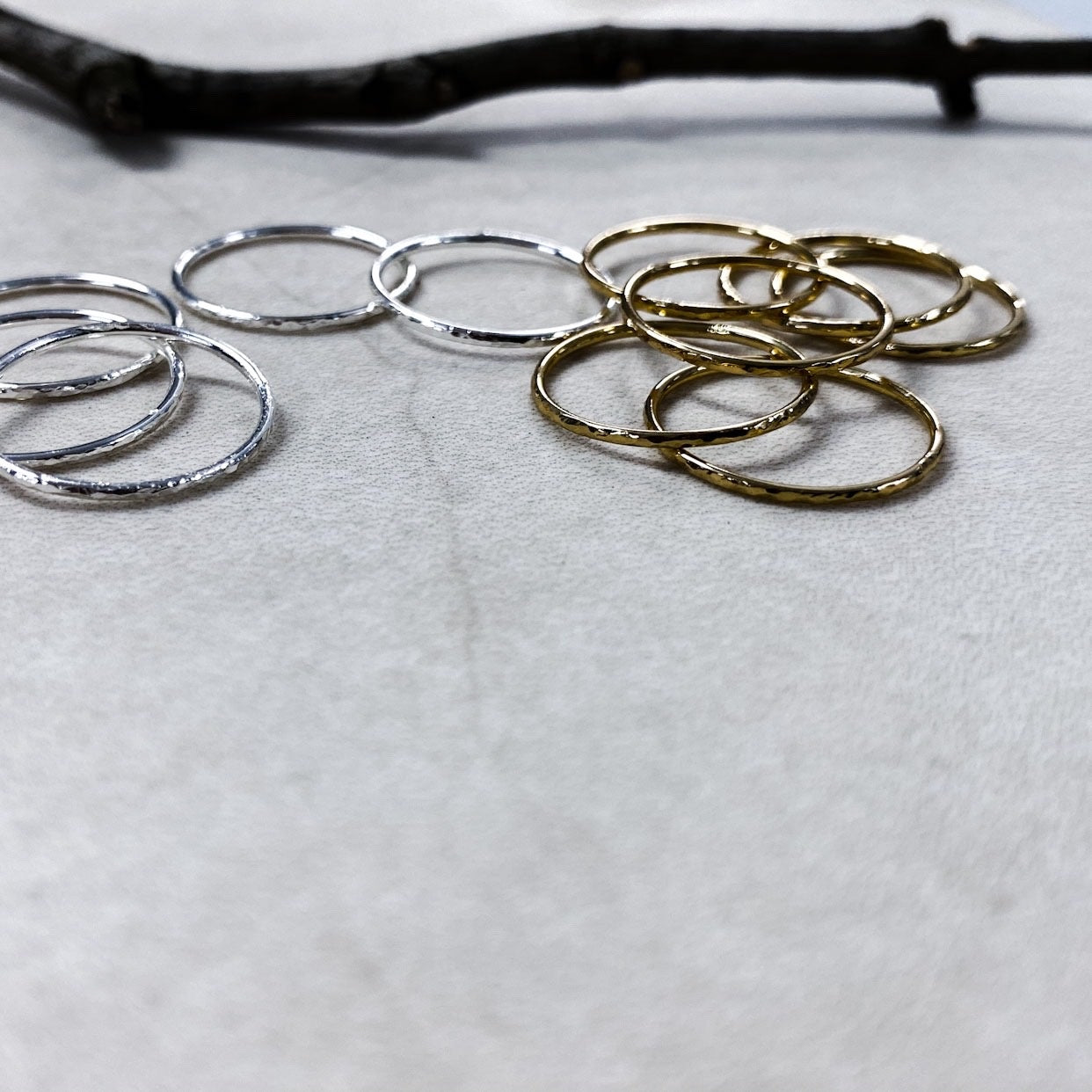 BAGUE "FIDJI MARTELÉ"