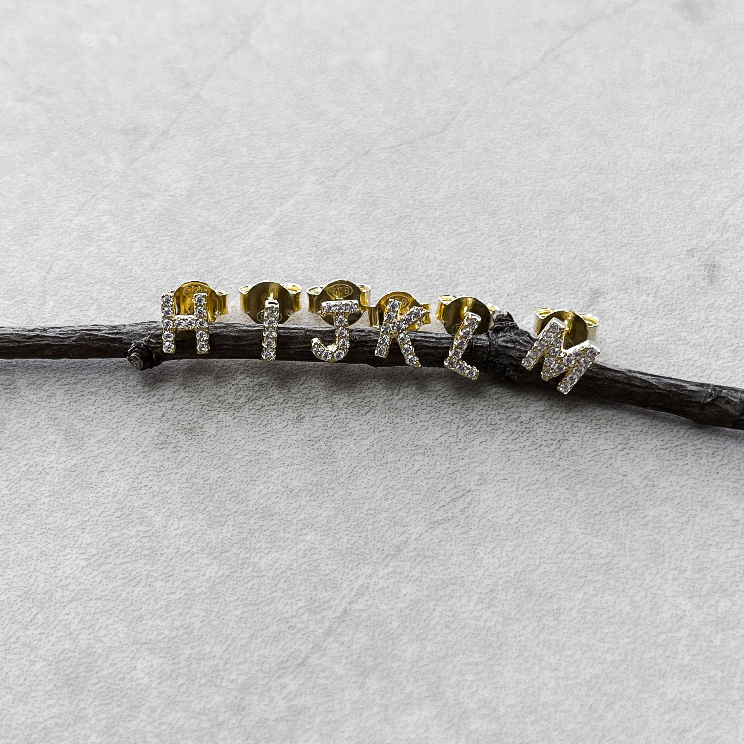 "LETRA ZIRCON GOLD" EARRING