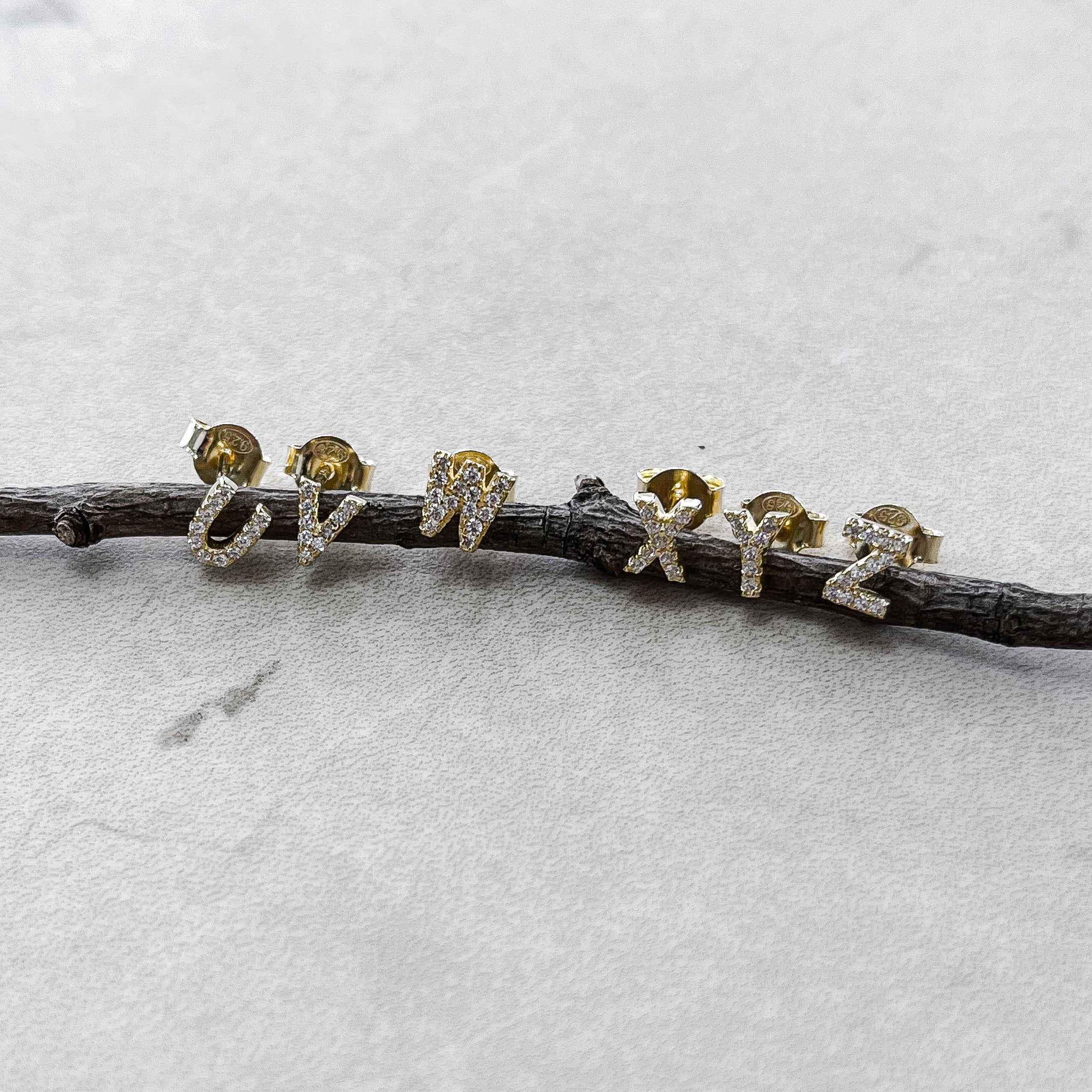 "LETRA ZIRCON GOLD" EARRING