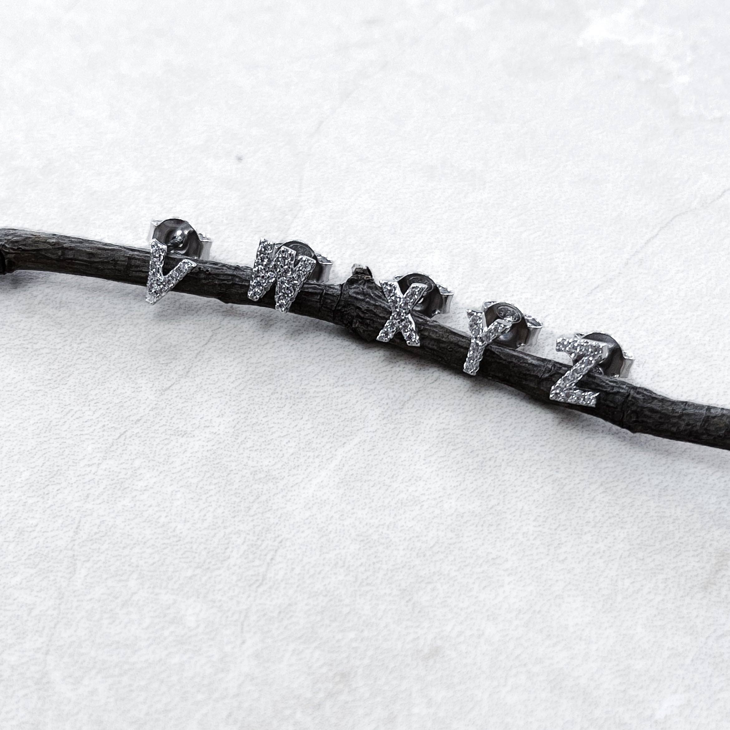 SILVER "LETRA ZIRCON" EARRING