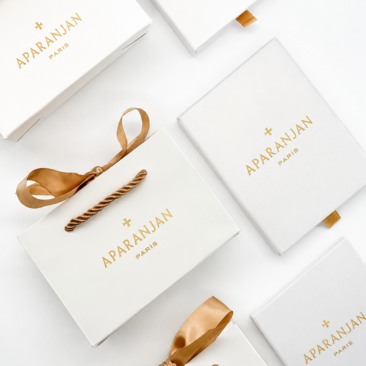 GIFT WRAPPING
